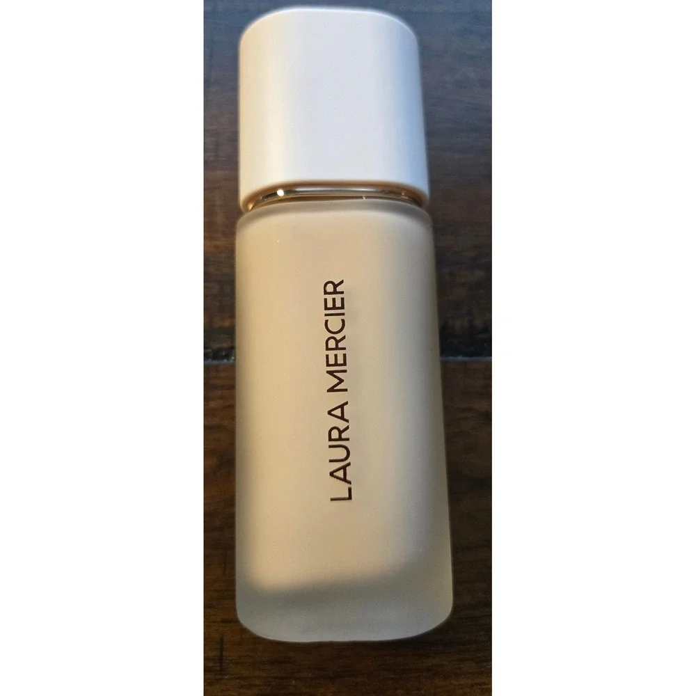 Laura Mercier Real Flawless Weightless Perfecting Foundation 2W1 Macadamia 1oz